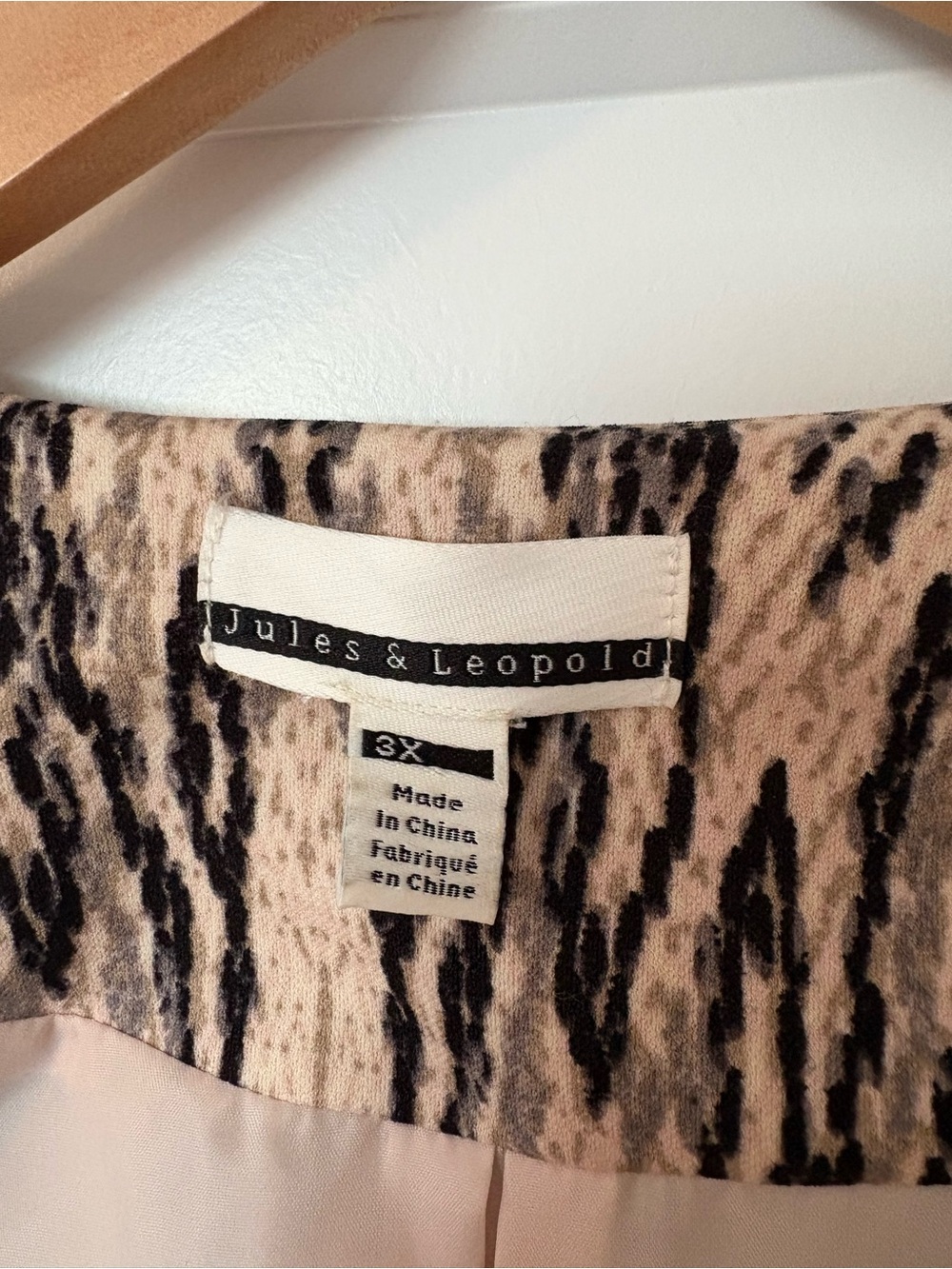 Jules & Leopold Blush Jacket with Black Abstract Print - Picture 3 of 7